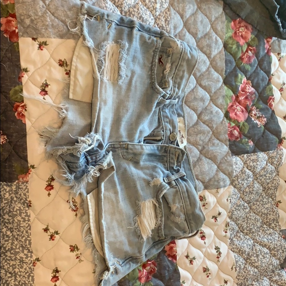 Mid rise shorts